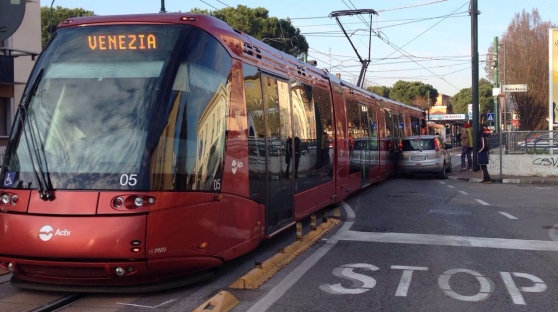 incidente con il tram