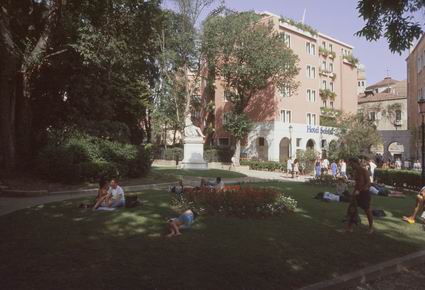 5534_venezia_giardino_papadopoli_santa_croce